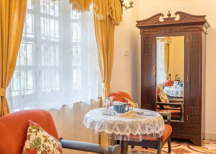 Palm Grove Cottages - Leisure Resort